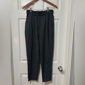 Lululemon keep moving pant 7/8 size 6 euc
